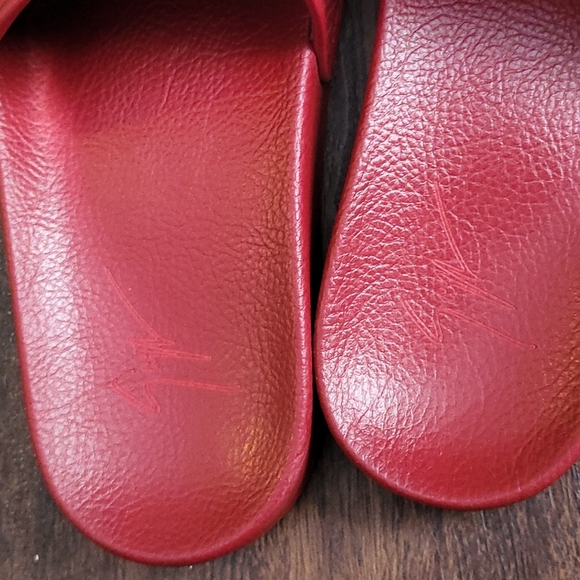 Red Giuseppe Slides - Picture 4 of 4
